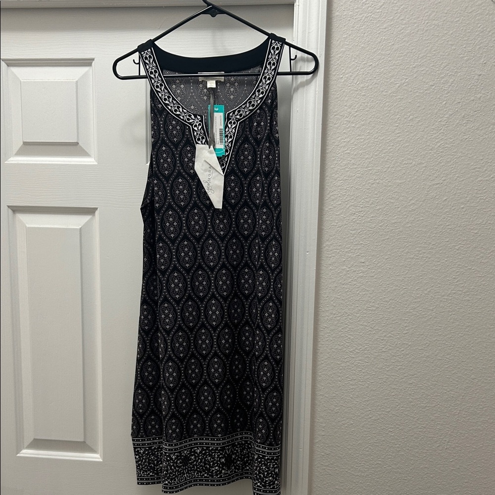Chic Black and White Patterned Mini Dress